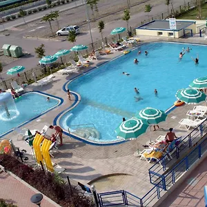  Apartmán Altanea Residences Con Piscina